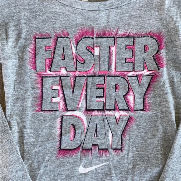 Nike Long Sleeve T-Shirt Faster Every Day NWT - Picture 2 of 2